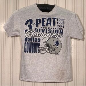 Tultex Dallas Cowboys gray “3-Peat” tee shirt.